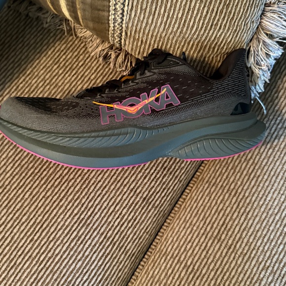 Ladies Hoka Mach 6 Sz 7.5 - Picture 3 of 8